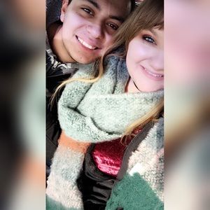 Meet your Posher, Reya